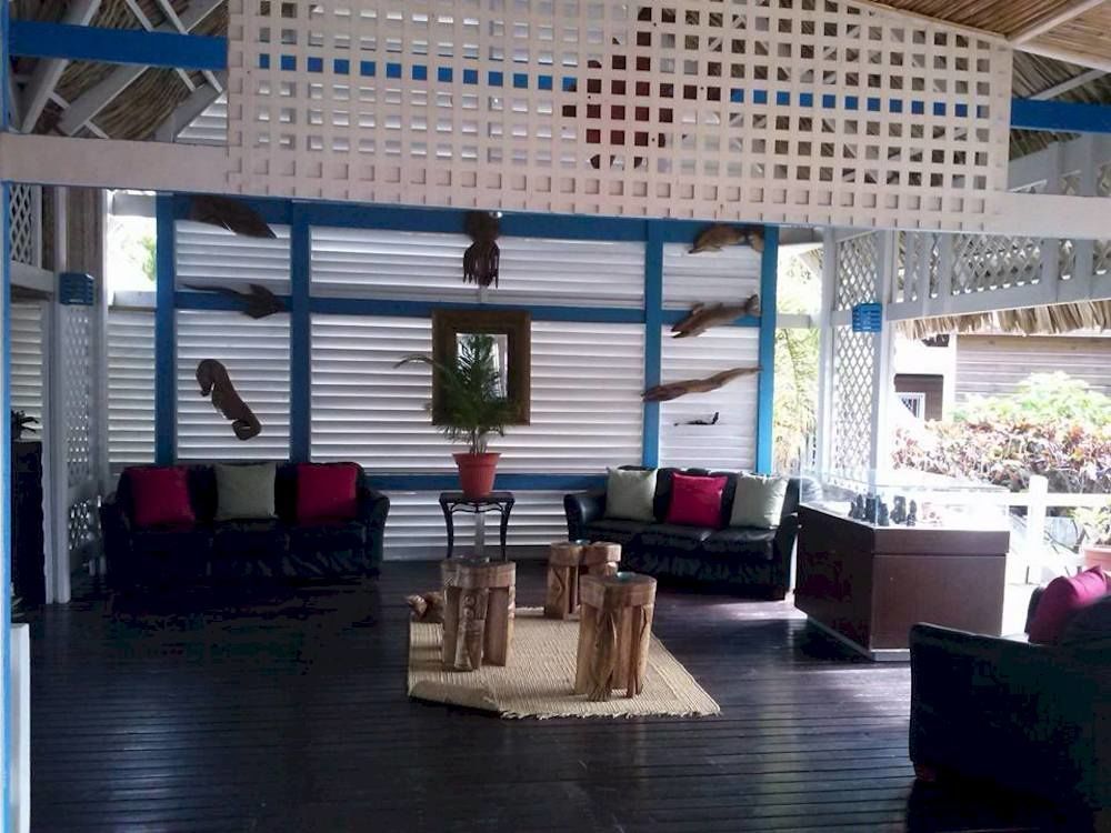 Las Palmas Beach Hotel Dixon Cove Eksteriør billede