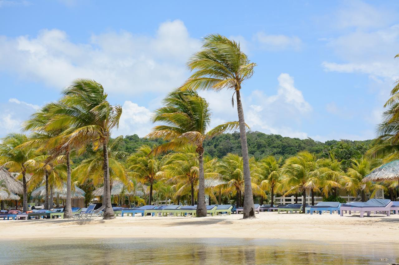 Las Palmas Beach Hotel Dixon Cove Eksteriør billede