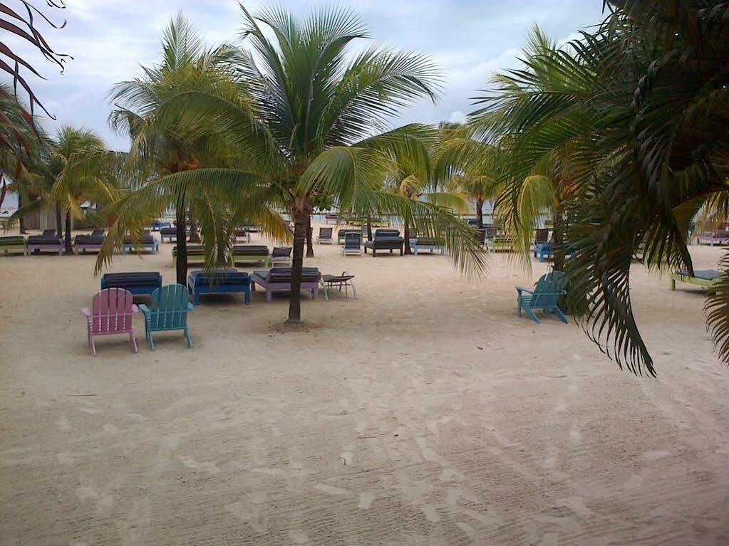 Las Palmas Beach Hotel Dixon Cove Eksteriør billede